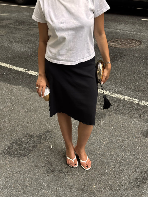 Customer wearing nou shoes