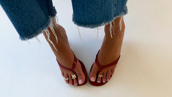 Customer wearing nou shoes