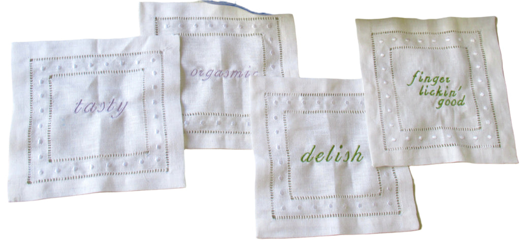 EMBROIDERED NAPKIN SET OF 4