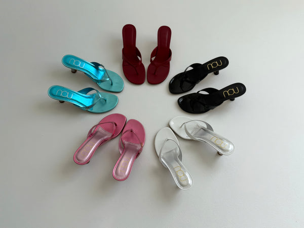 Customer wearing nou shoes