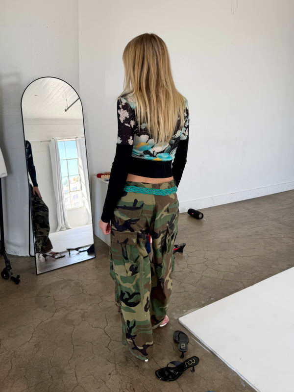Customer wearing nou shoes