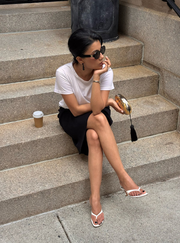 Customer wearing nou shoes
