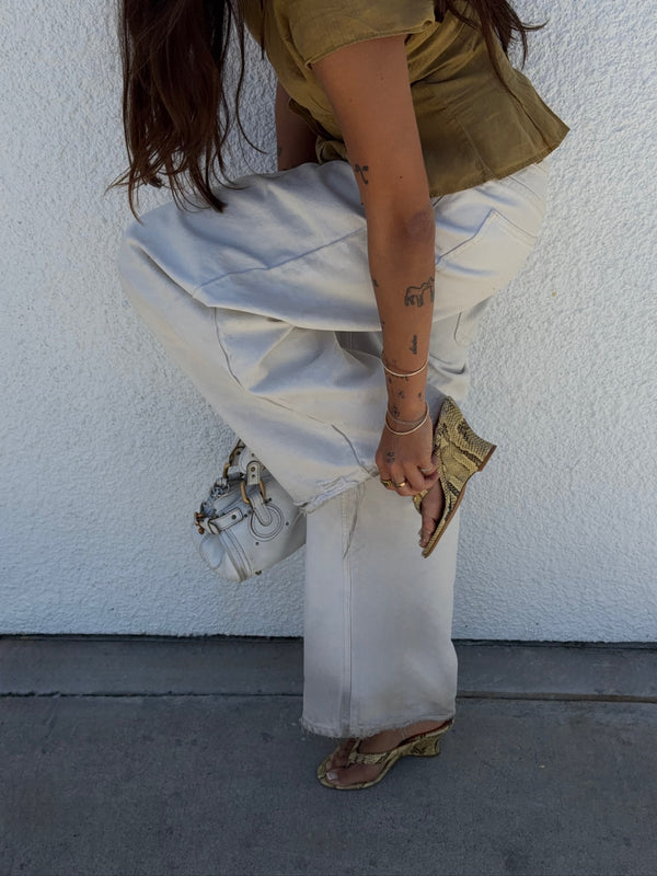 Customer wearing nou shoes
