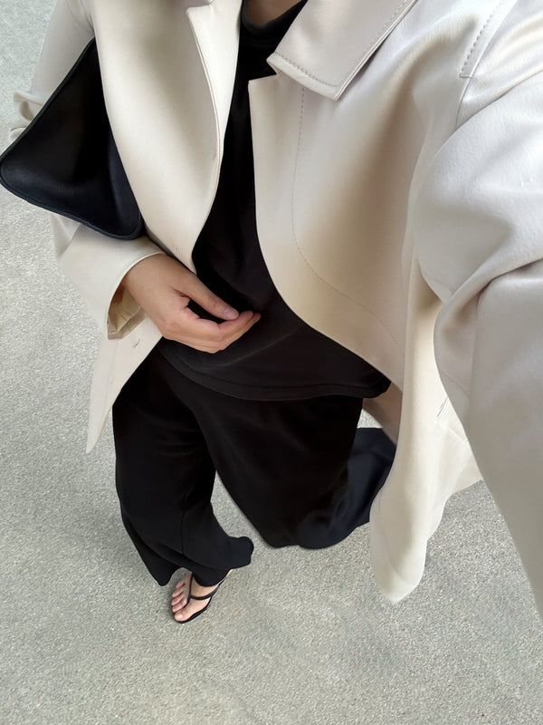 Customer wearing nou shoes
