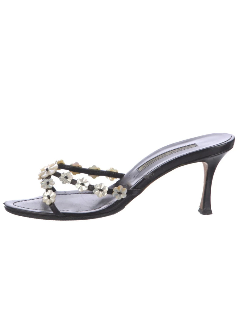 MANOLO PEARL FLOWER SANDALS IT 38.5