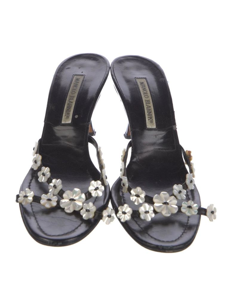 MANOLO PEARL FLOWER SANDALS IT 38.5