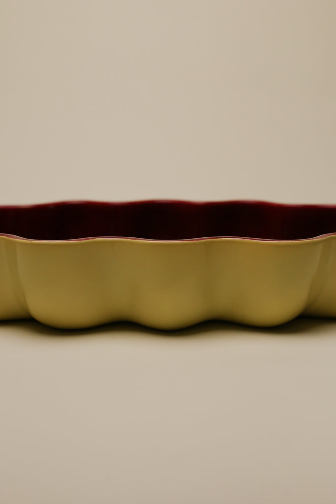 SCALLOPED OVAL SERVING DISH