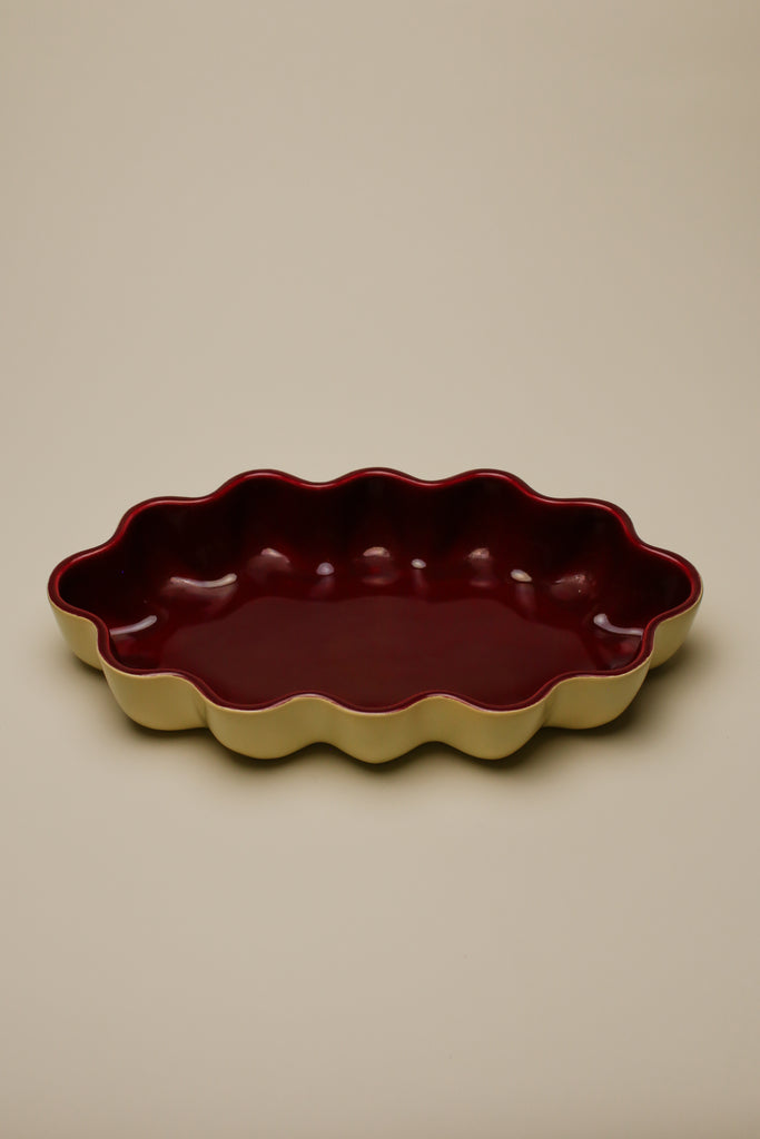 SCALLOPED OVAL SERVING DISH