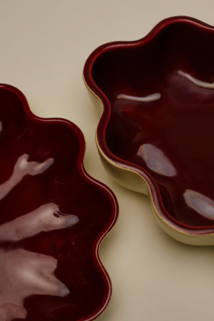 SCALLOPED CIRCLE SERVING DISH