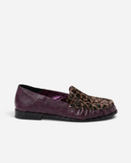 NOU The Driver loafer in burgundy leather with a leopard print ponyhair vamp, featuring a foldable heel design.