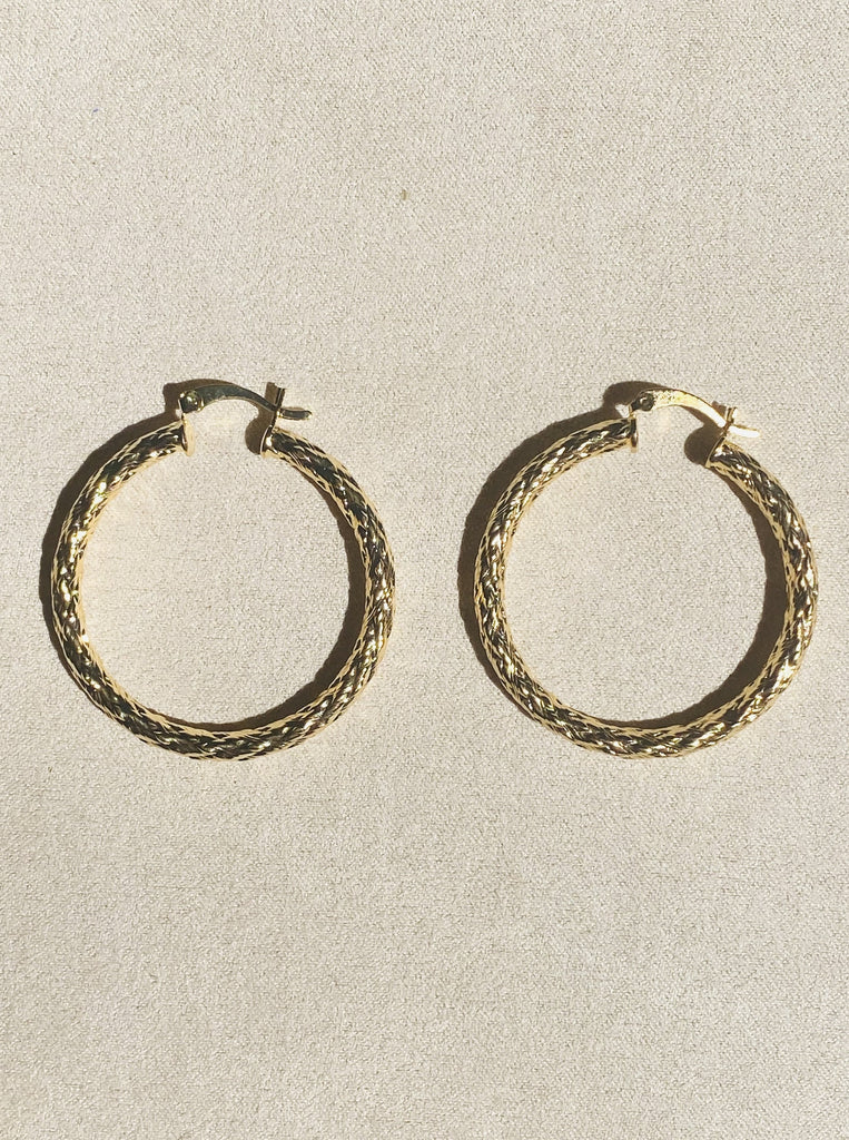 TEXTURED GOLD HINGED HOOPS