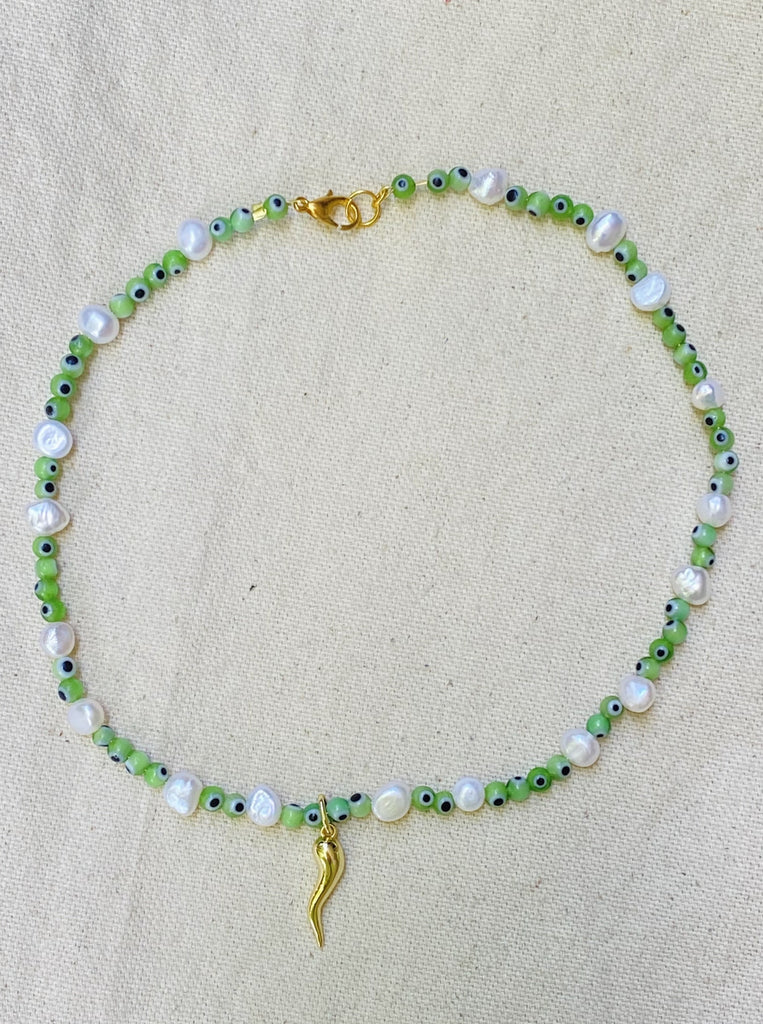 GREEN PROTECTIVE HORN NECKLACE
