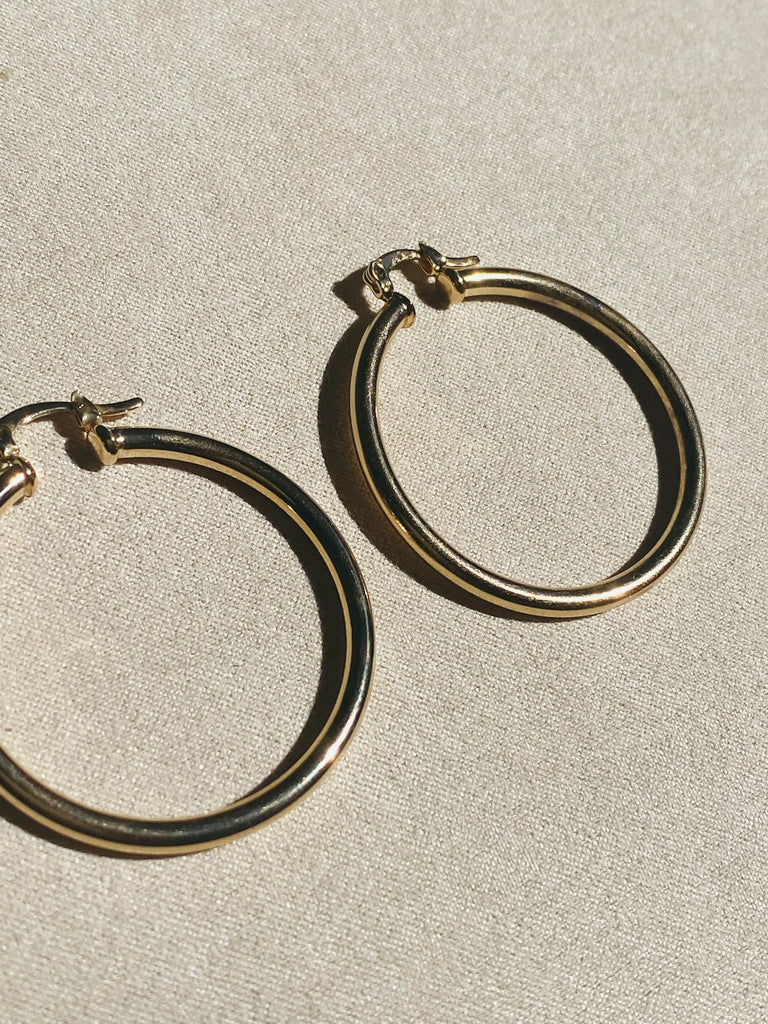 EXTRA LARGE GOLD HINGED HOOPS